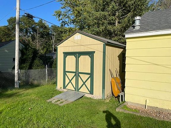 5th image of 803 13th Ave SE
