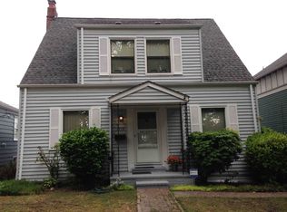 5718 34th Ave NE, Seattle, WA 98105