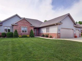 W150S7179 Westcot Dr, Muskego, WI 53150