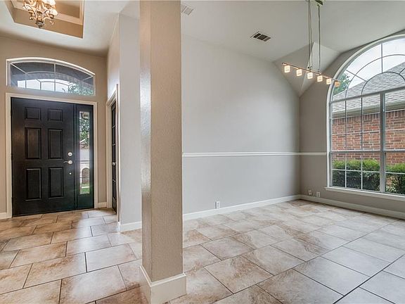 5th image of 2609 Travis Dr