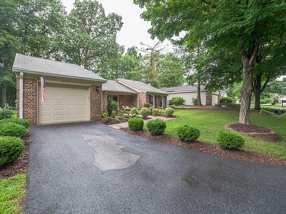4th image of 939 Tidewater Grove Ct