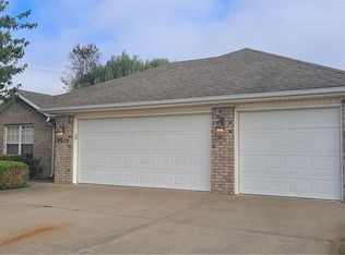 4004 SW Surrey Ave, Bentonville, AR 72712