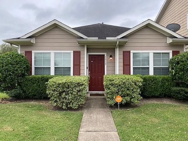 1st image of 1515 Claremont Garden Cir