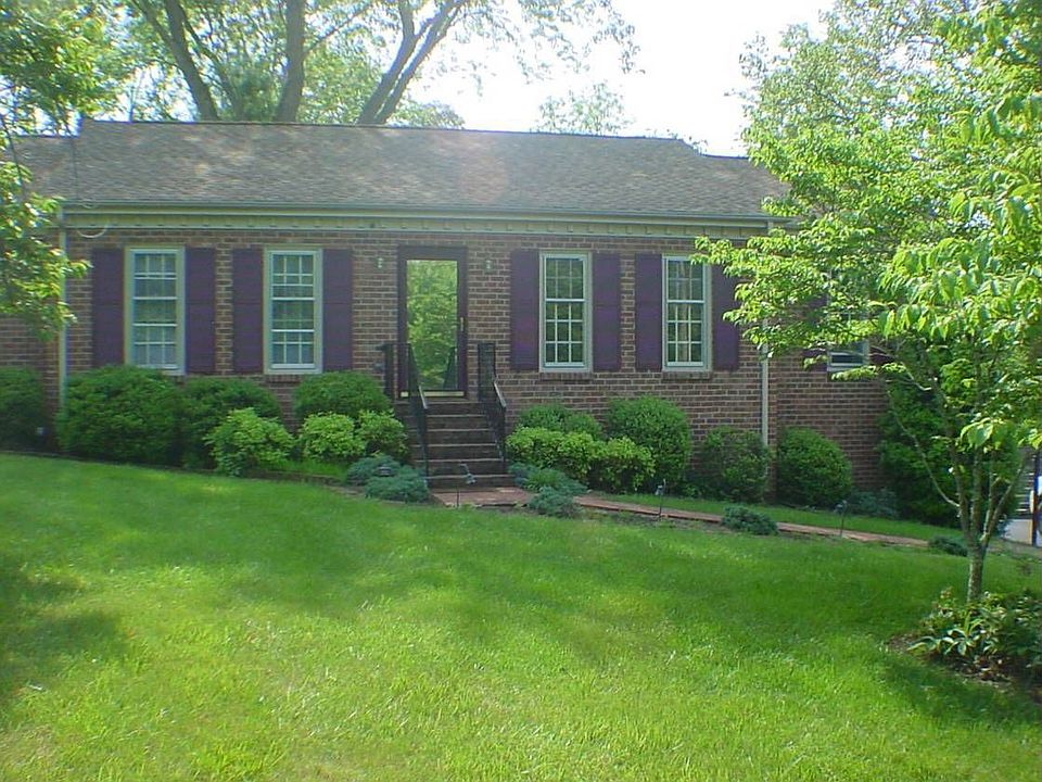 2nd image of 2756 Greenhill Ln