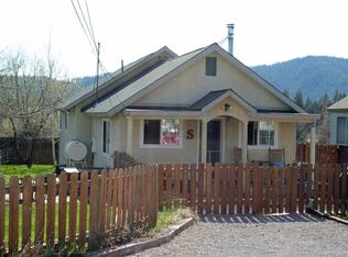 710 Spring St, Mount Shasta, CA 96067