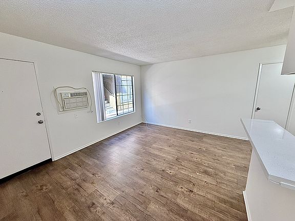 2nd image of 7423 N Lankershim Blvd APT 20