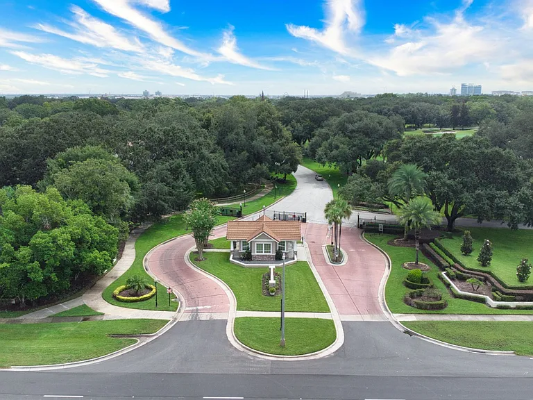 7725 Apple Tree Cir — Photo 5
