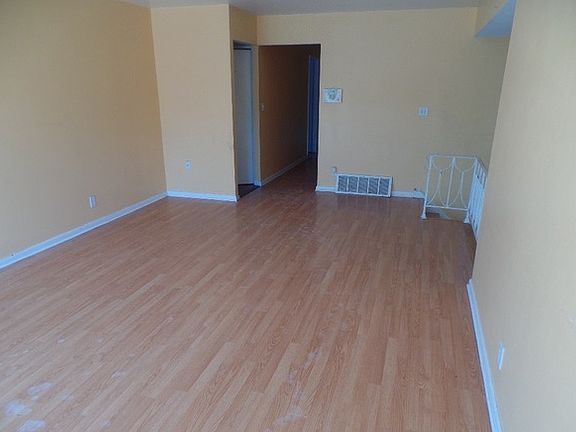 3rd image of 309 Monterey Dr