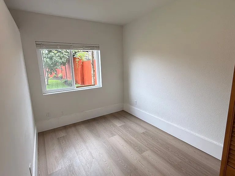 RC - 1630 Oakdale, Ave., San Francisco, CA, 94124 — Photo 8
