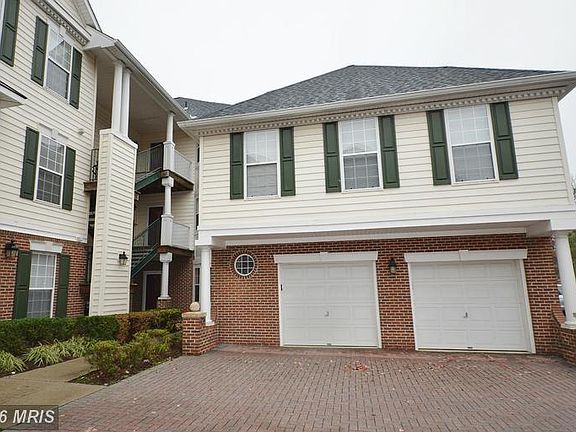 Attach 1 Car Garage accessible directly from unit