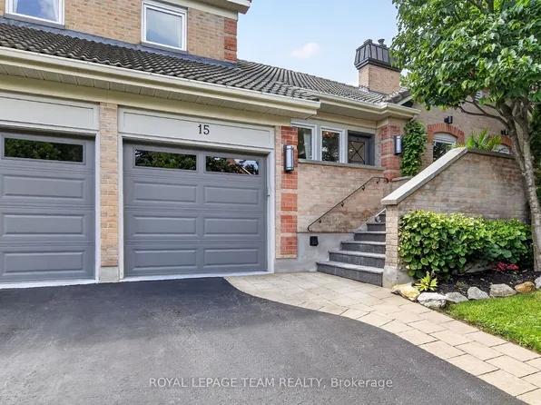15 Kintail Ct, Ottawa, ON K2S 1G8