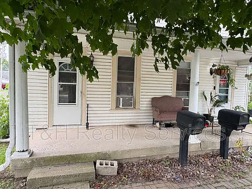 100 N Muessing St Photo 1