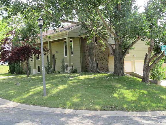 2nd image of 813 Bel Air Pl