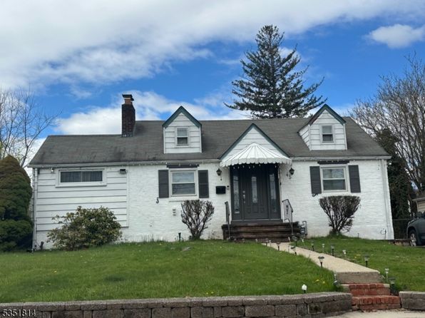 45 Harrington Rd, Clifton City, NJ 07012