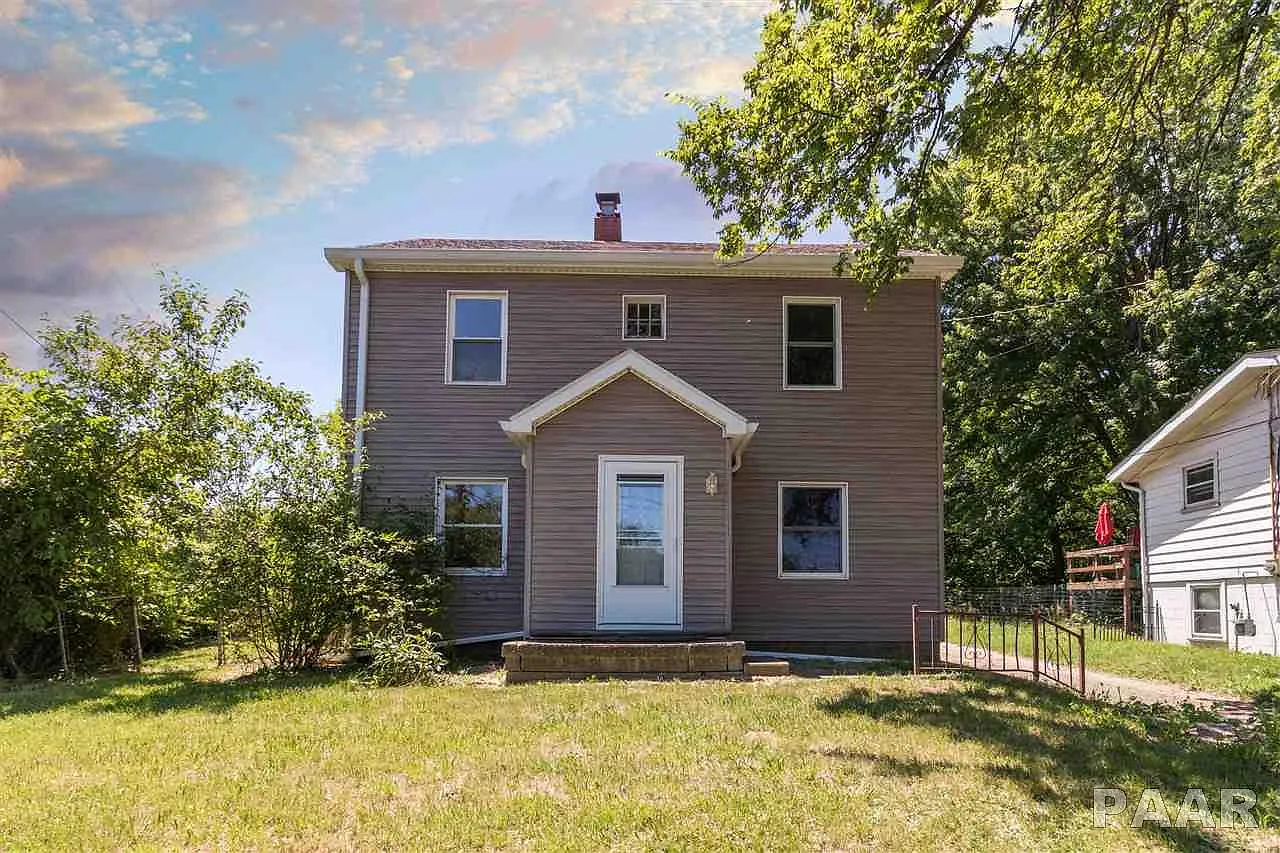299 S Thorncrest Ave photo 1