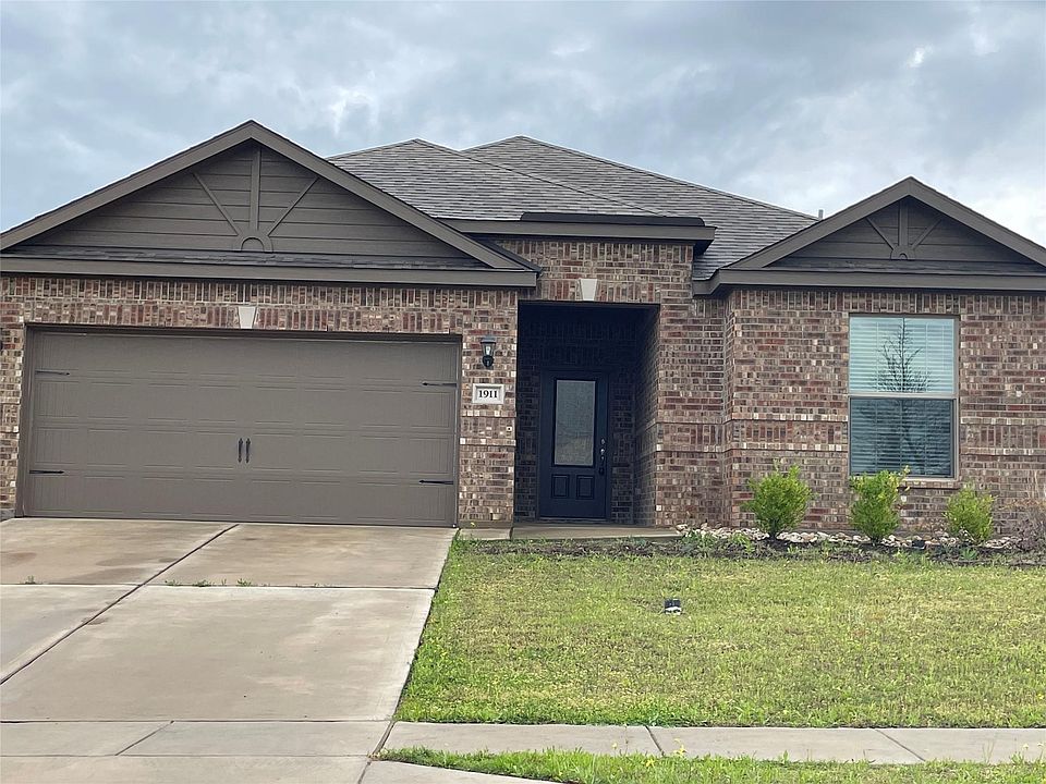 1st image of 1911 Lilac Dr