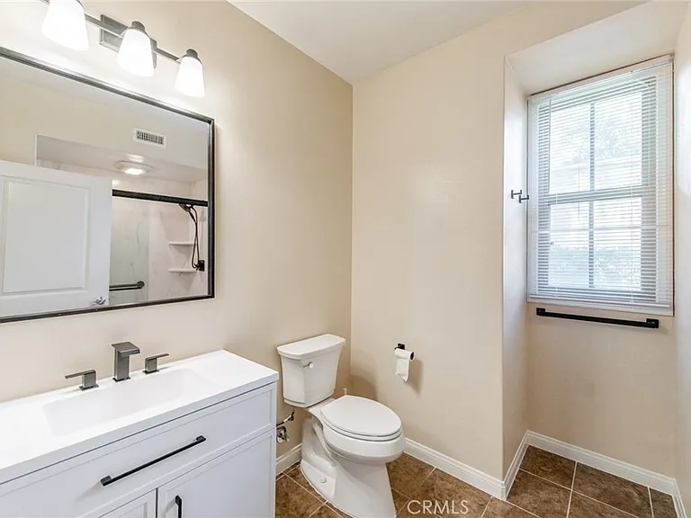 166 Coralwood — Photo 18