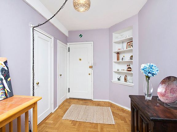 5th image of 72 Park Ter W APT E15
