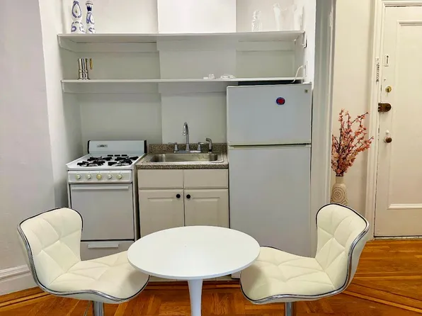 315 East 77th Street image 15 of 18