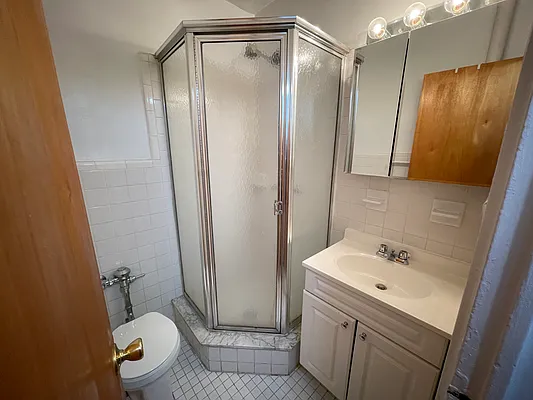 Rented by R New York | media 14