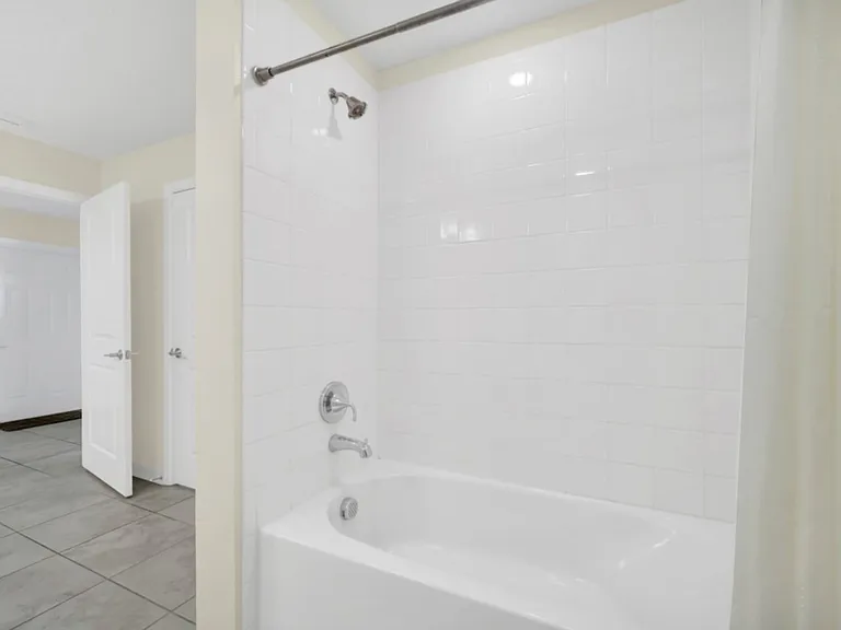 Paradox Cir — Photo 27