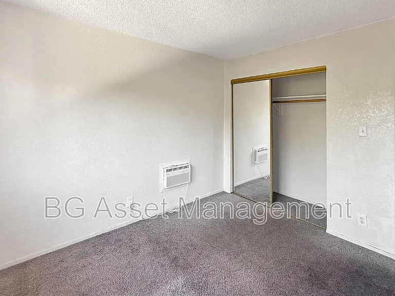 4110 34th Ave #4 — Photo 8