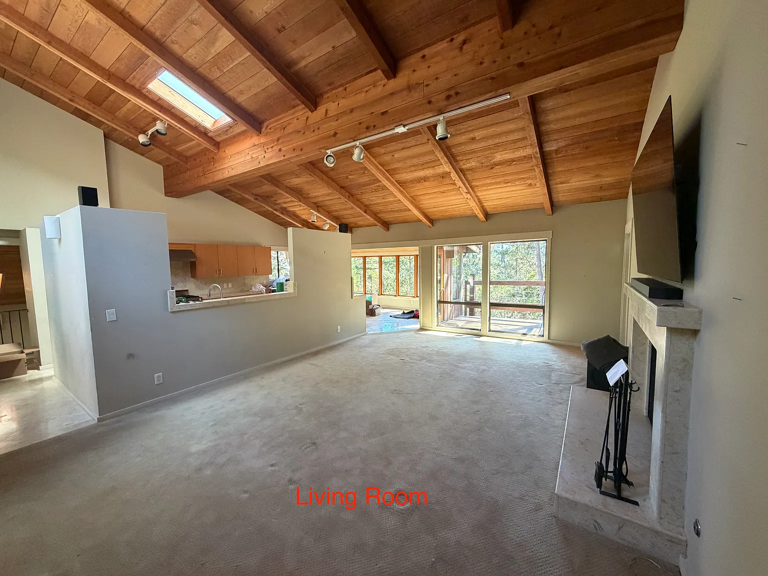 3 bed, 2.5 bath, 2400 sqft, $7,000 — Photo 2
