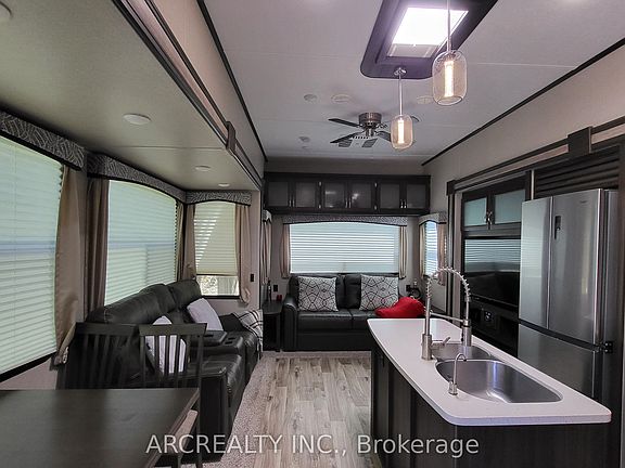 4th image of 69 Horseshoe Cir