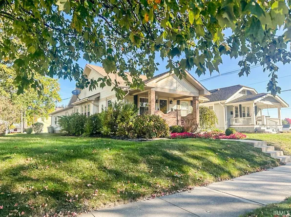 956 E South St, Frankfort, IN 46041