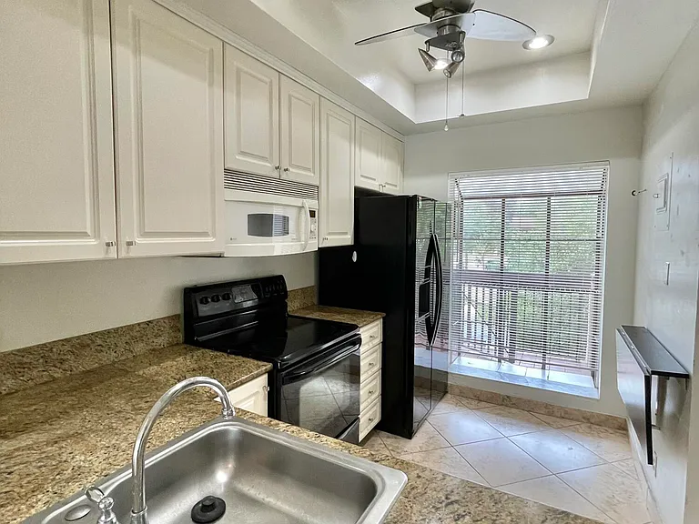 2297 SW 15th St #122 — Photo 10