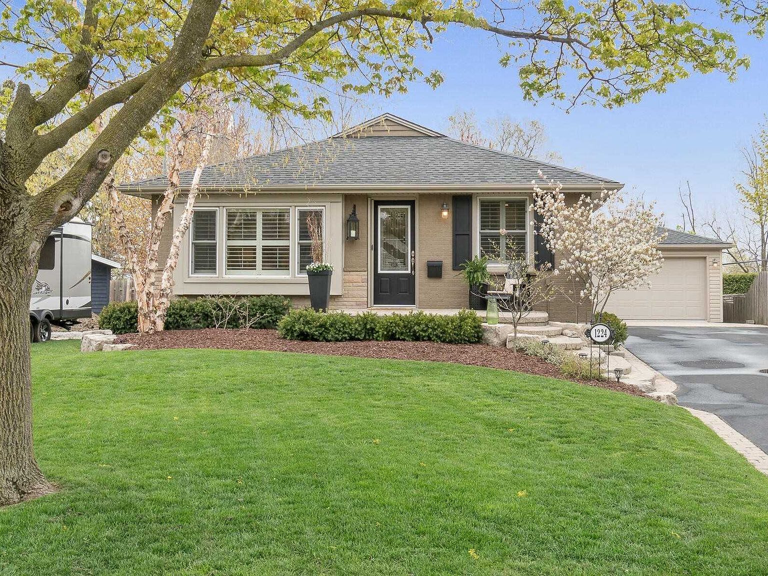 1224 Dequincy Cres, Burlington, ON L7P 1E1 Zillow