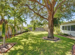 1706 NE 28th Dr, Fort Lauderdale, FL 33334