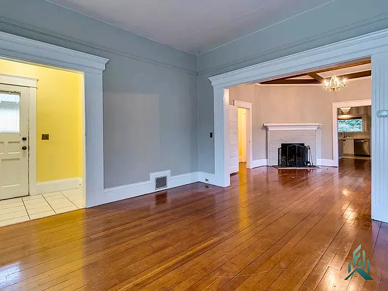 421 NW 8th St — Photo 3