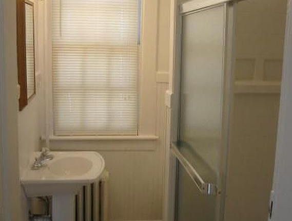 5th image of 1613 Spratley St #2