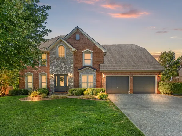 6025 Secretariat Cir, Versailles, KY 40383