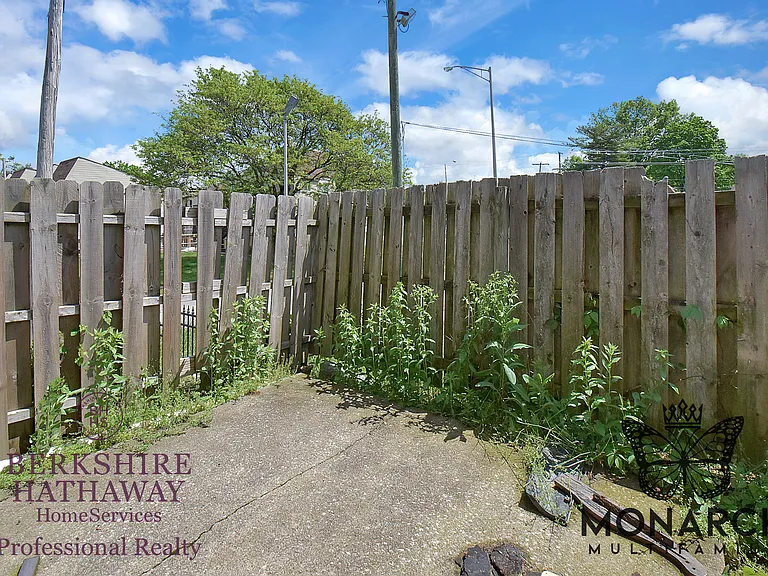2409 Belcher Dr — Photo 45