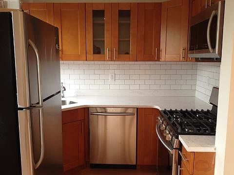 1st image of 591 Willoughby Ave APT 03