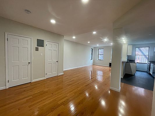 5th image of 47-60 39th Pl #2F