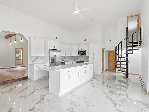 5th image of 180 Hardenburgh Road