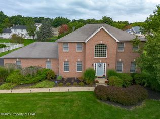 48 Fawn Dr, Dallas, PA 18612