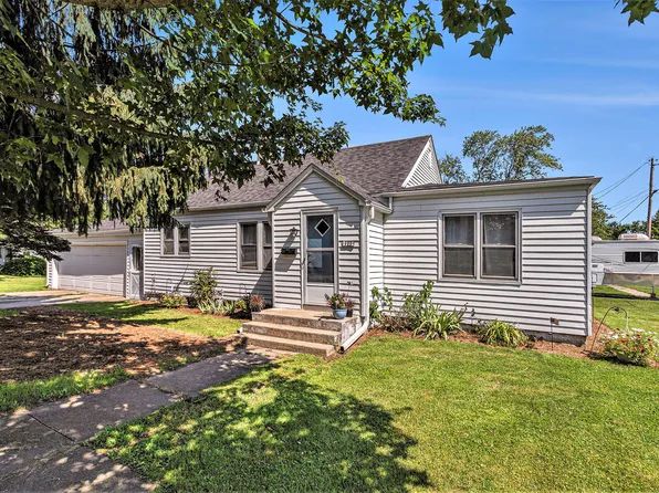 111 Poplar St, Three Oaks, MI 49128