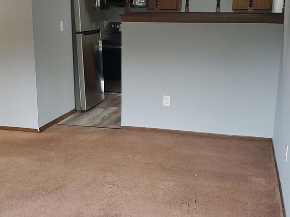 5th image of 7422 West Blvd #2