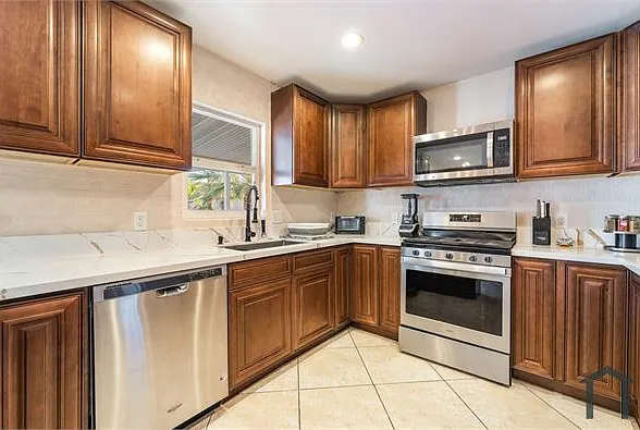 2419 Vegas Valley Dr — Photo 12