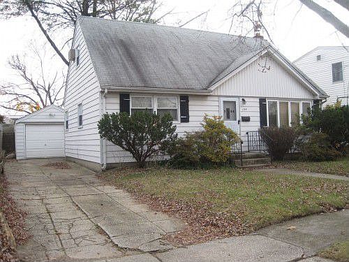 2nd image of 1788 Albermarle Ave