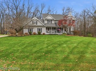 3730 Winding Pine Dr, Metamora, MI