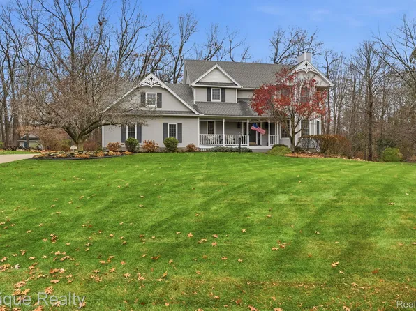 3730 Winding Pine Dr, Metamora, MI 48455