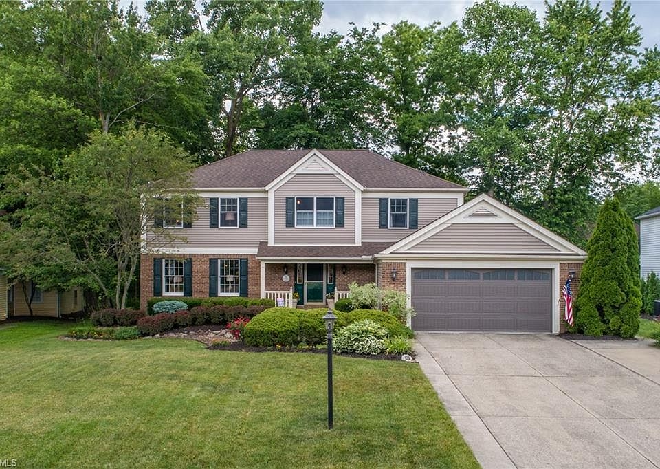 1st image of 17545 Fairfax Ln