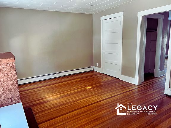 5th image of 1214 E 1st St #6