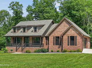 74 Riverchase Dr, Crossville, TN 38571