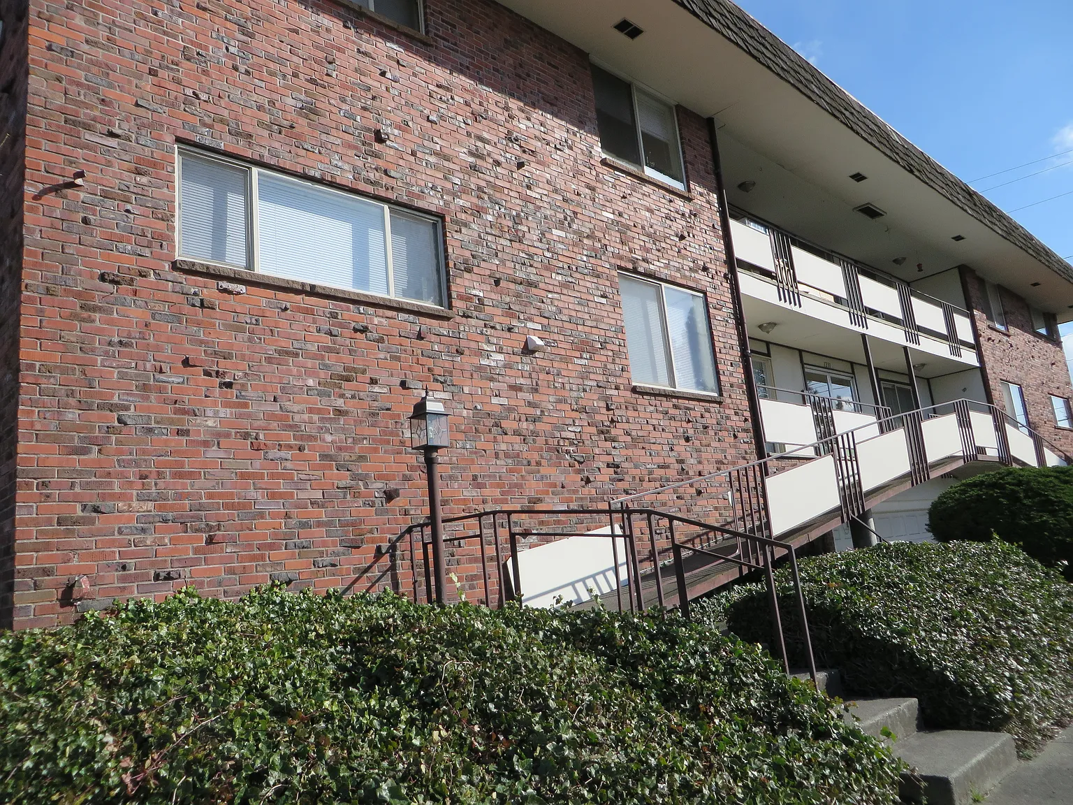 Leslie Arms — Photo 4